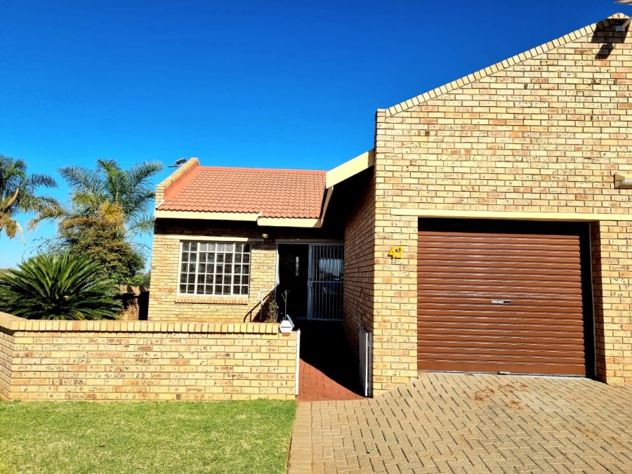 2 Bedroom Property for Sale in Minerva Gardens Northern Cape